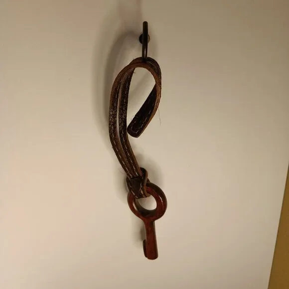 FOSSIL KEY FOB Tag Keychain BROWN leather wooden key - Picture 2 of 4